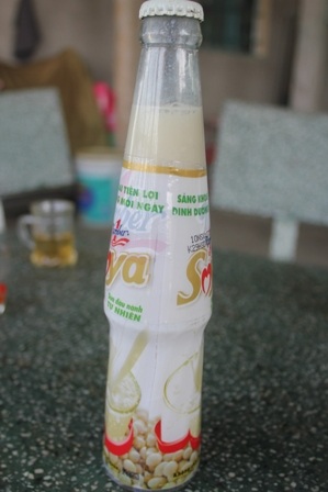 Chai Number One Soya có váng lợn cợn anh Thành mua ở đại lý gần nhà