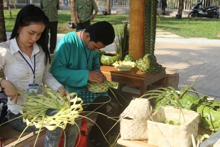 Các sản phẩm độc đáo từ dừa được giới thiệu ở lễ hội