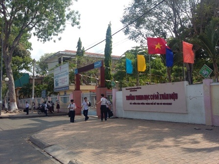Điều tra vụ học sinh lớp 8 kêu giang hồ đến trường thanh toán bạn - 1 Trường THCS Xuân Diệu, nơi xảy ra sự việc