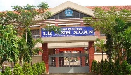 Cảnh cáo học sinh đánh hội đồng bạn vì tranh nhau tô giá sống - 1 Trường THPT Lê Anh Xuân, nơi xảy ra sự việc.