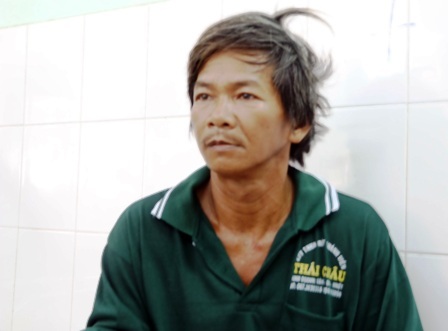 Vụ 3 mẹ con mất tích: Bé 4 tuổi ngơ ngác khi bỗng mất cả mẹ lẫn em - 1 Anh Đỏ bàng hoàng, thẫn thờ trước nỗi đau quá lớn.