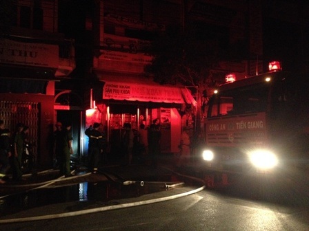 Hiện trường vụ cháy xưởng gỗ