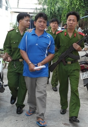 Đối tượng phước bị bắt tạm giam vì hành vi chống người thi hành công vụ