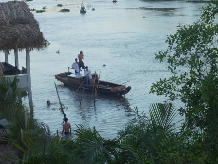 Đoạn sông nơi em Kiệt tắm bị nước cuốn trôi