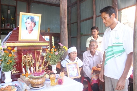 Vụ tai nạn làm 5 người tử vong, trong đó có 3 người trong một gia đình.