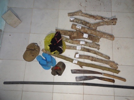 Hung khí 2 nhóm hỗn chiến