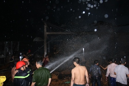 Vụ cháy kho chứa chỉ xơ dừa được xác định là do sét đánh