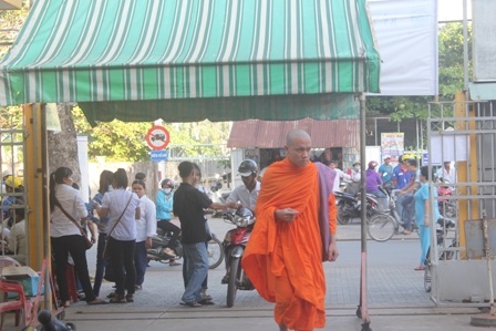 Nhà sư tham gia kỳ thi tốt nghiệp THPT năm 2015 tại cụm thi số 35