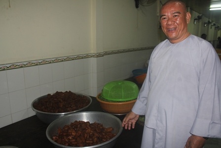 Hòa thượng Thích Trí Thọ rất vui khi được tiếp sức các sĩ tử