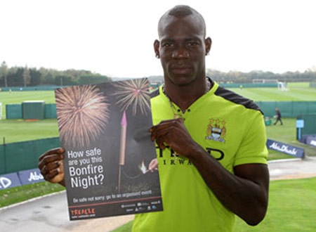 Balotelli, từ “cậu bé hư” đến “cậu bé ngoan” - 3