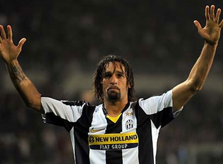 “Bố già” Moggi gây chuyện với Juventus - 2 “Bố già” Moggi gây chuyện với Juventus - 2