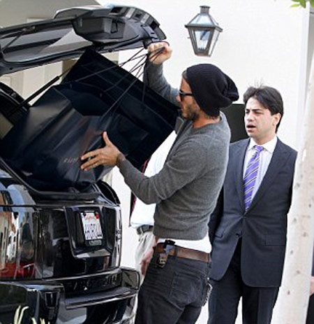 Chủ tịch UEFA “nói kháy” Beckham - 1