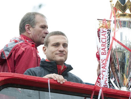 Anzhi dùng lương cao “mồi chài” Vidic - 1 Anzhi dùng lương cao “mồi chài” Vidic - 1