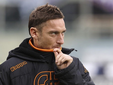 “Hoàng tử” Totti dọa rời AS Roma - 1 “Hoàng tử” Totti dọa rời AS Roma - 1