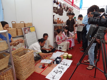 Hội chợ thành tựu 10 năm xây dựng và phát triển ĐBSCL