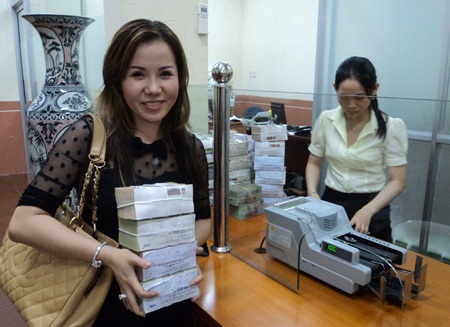 Bà Diệu Hiền đã về Việt Nam - 1 Chủ nợ cá nhận tiền từ Ngân hàng SHB