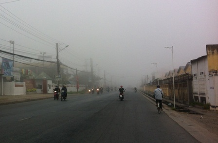 Sương mù bao phủ Cần Thơ (ảnh chụp sáng 7/2 ở khu Công nghiệp Trà Nóc)