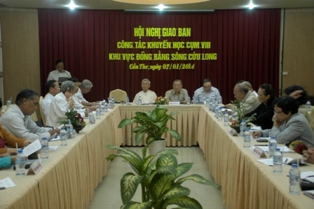 Quang cảnh buổi họp.