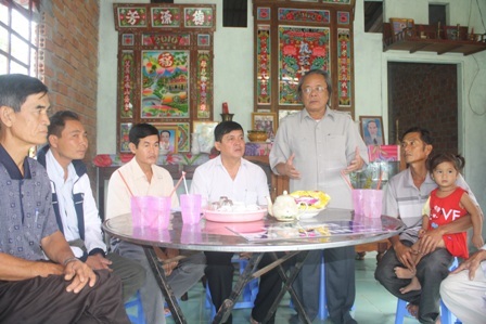 Nhà báo Phan Huy công bố trao nhà Nhân ái