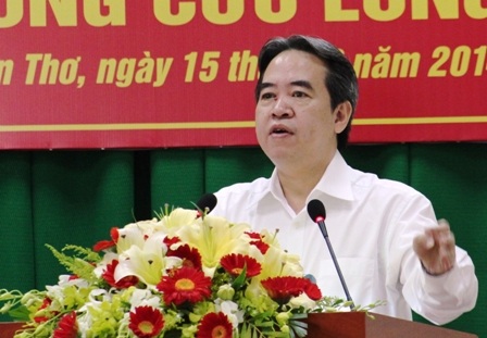 Thống đốc Ngân hàng Nhà nước Nguyễn Văn Bình phát biểu tại hội nghị