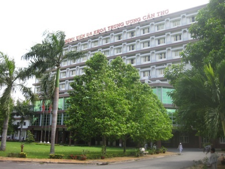 Vụ cắt hết 2 buồng trứng: Đề nghị thành lập hội đồng chuyên môn cấp Bộ - 1 Bệnh viện Đa khoa TƯ Cần Thơ nơi cắt hết 2 buồng trứng của chị Phương