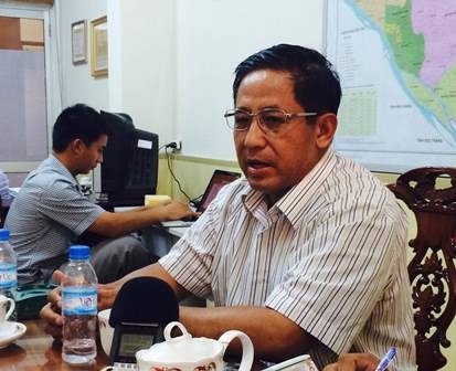 Ông Nguyễn Hoàng Học - Chánh VP UBND tỉnh Vĩnh Long tiếp xúc với báo chí chiều 7/5