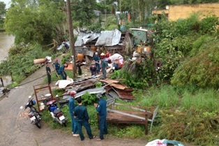 Lốc xoáy đi qua làm 147 căn nhà của dân bị thiệt hại