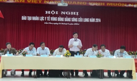 Gs-Ts Phạm Văn Lình- hiệu trưởng trường ĐHYD Cần Thơ phát biểu tại hội nghị