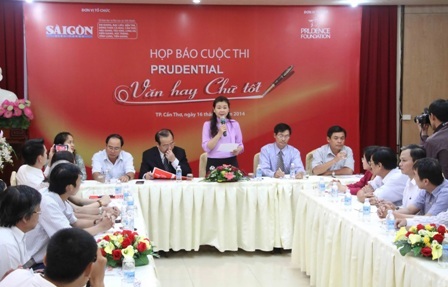 Quang cảnh buổi họp báo.
