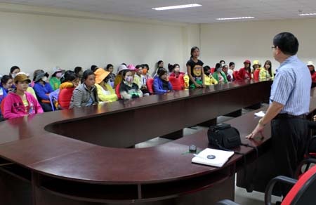 Công nhân công ty Thủy sản Minh Phú đình công đòi quyền lợi  - 1 Công nhân công ty Thủy sản Minh Phú đình công đòi quyền lợi