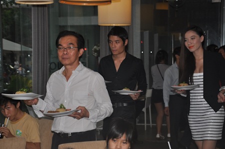 Chung Thục Quyên "ghi điểm" với gia đình người yêu - 3