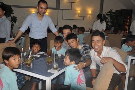 Chung Thục Quyên "ghi điểm" với gia đình người yêu - 13