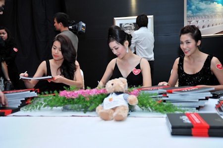 Ngô Thanh Vân gây "sốt" bằng nụ hôn của mình - 6 Ngô Thanh Vân gây "sốt" bằng nụ hôn của mình - 6