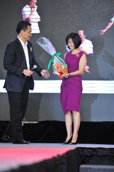 Johnny Trí Nguyễn trả 7000USD cho tranh về Tăng Thanh Hà - 4 Johnny Trí Nguyễn trả 7000USD cho tranh về Tăng Thanh Hà - 4