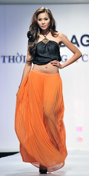 Hương Giang xinh đẹp trên sàn diễn - 8 Hương Giang xinh đẹp trên sàn diễn - 8