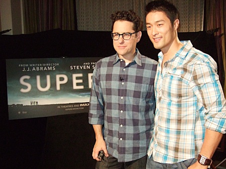 Johnny Trí Nguyễn gặp gỡ đạo diễn Nhiệm vụ bất khả thi - 1 Johnny Trí Nguyễn gặp gỡ đạo diễn Nhiệm vụ bất khả thi - 1