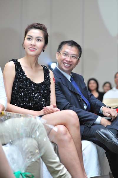 Ngô Thanh Vân gây "sốt" bằng nụ hôn của mình - 14 Ngô Thanh Vân gây "sốt" bằng nụ hôn của mình - 14