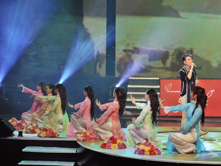 Sôi động gala Album Vàng - 10 Sôi động gala Album Vàng - 10