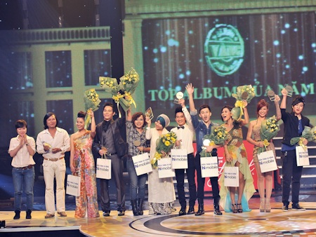 Sôi động gala Album Vàng - 19 Sôi động gala Album Vàng - 19