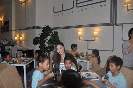 Chung Thục Quyên "ghi điểm" với gia đình người yêu - 7