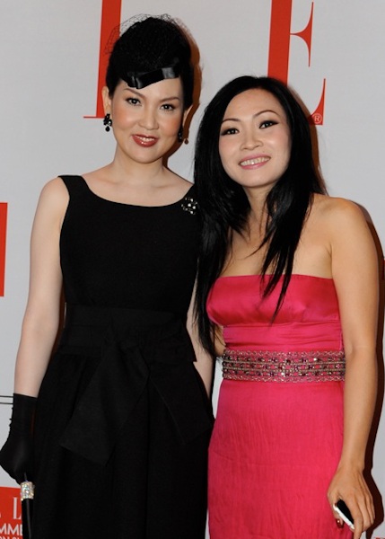 Hồng Nhung “hút mắt” với phong cách trẻ trung  - 8