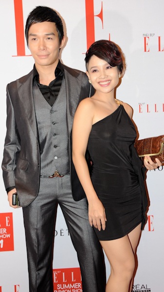 Hồng Nhung “hút mắt” với phong cách trẻ trung  - 10