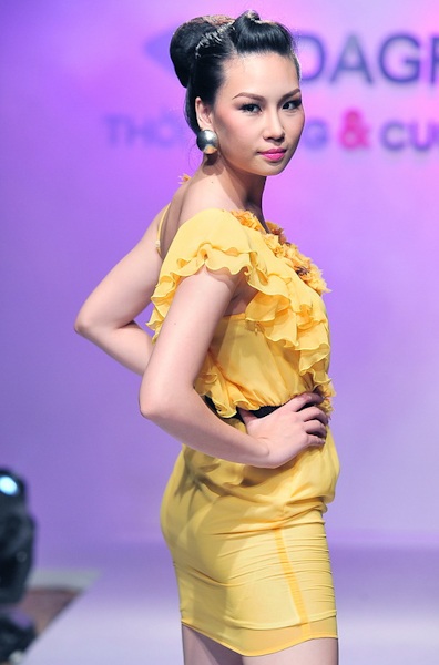 Ngọc Quyên mặc áo trong suốt, Thanh Hằng "cải nam trang" - 12