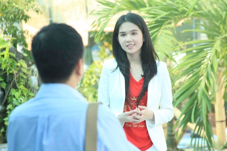 Ngọc Trinh giản dị đi làm từ thiện - 7 Ngọc Trinh giản dị đi làm từ thiện - 7