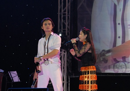 Quang Lê cảm động khi tái ngộ khán giả Đà Nẵng - 1