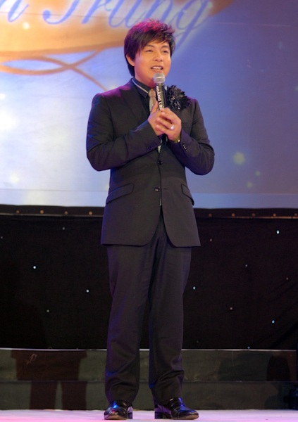 Quang Lê cảm động khi tái ngộ khán giả Đà Nẵng - 4