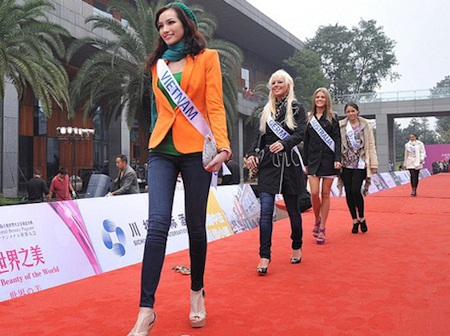 Trúc Diễm rạng rỡ trong trang phục truyền thống - 18 Trúc Diễm rạng rỡ trong trang phục truyền thống - 18