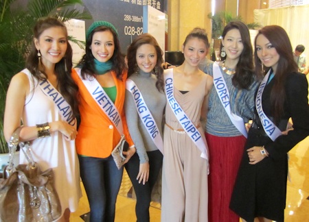 Trúc Diễm rạng rỡ trong trang phục truyền thống - 4 Trúc Diễm rạng rỡ trong trang phục truyền thống - 4