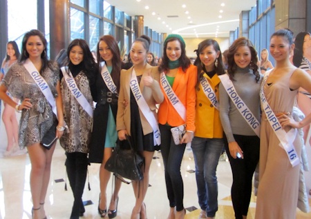 Trúc Diễm rạng rỡ trong trang phục truyền thống - 5 Trúc Diễm rạng rỡ trong trang phục truyền thống - 5