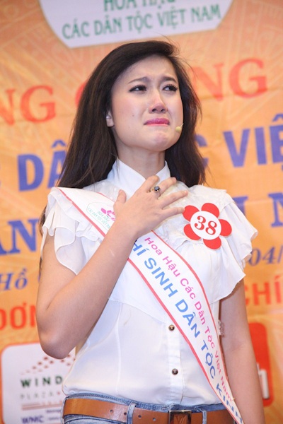 Ngạc nhiên với tài năng của thí sinh Hoa hậu các dân tộc - 1 Ngạc nhiên với tài năng của thí sinh Hoa hậu các dân tộc - 1